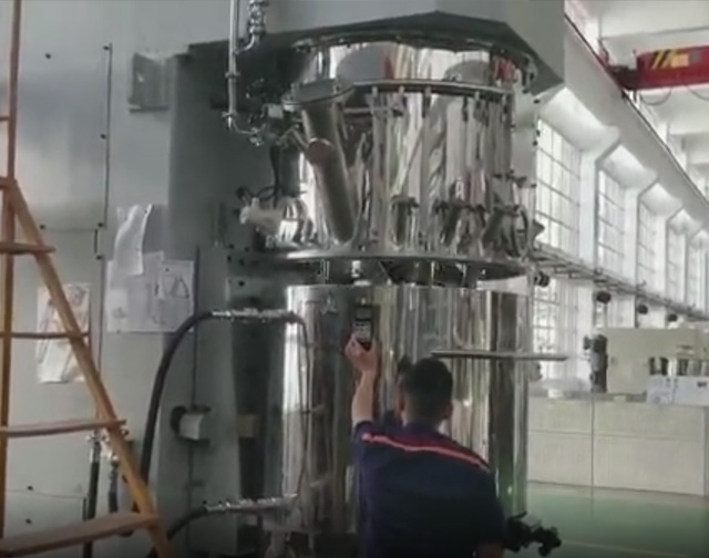 红运每一台设备都要经过超运转自检后方可出厂